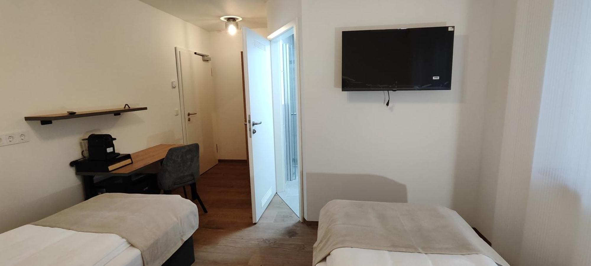 Apartments Seibel Doppel-Zweibettzimmer Mit Bad Ройтлинген Екстериор снимка